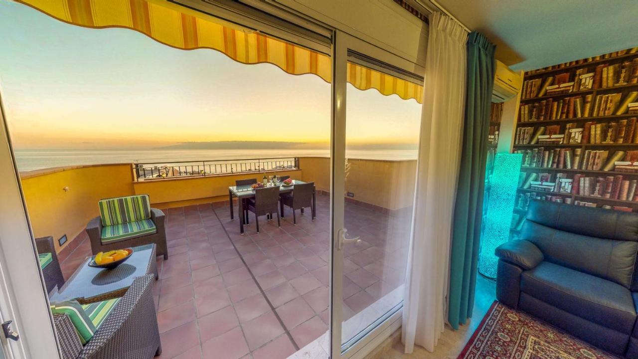 Casa Tres Vistas Luxury Apartment With Stunning Views To The Ocean Puerto de Santiago  Exterior photo